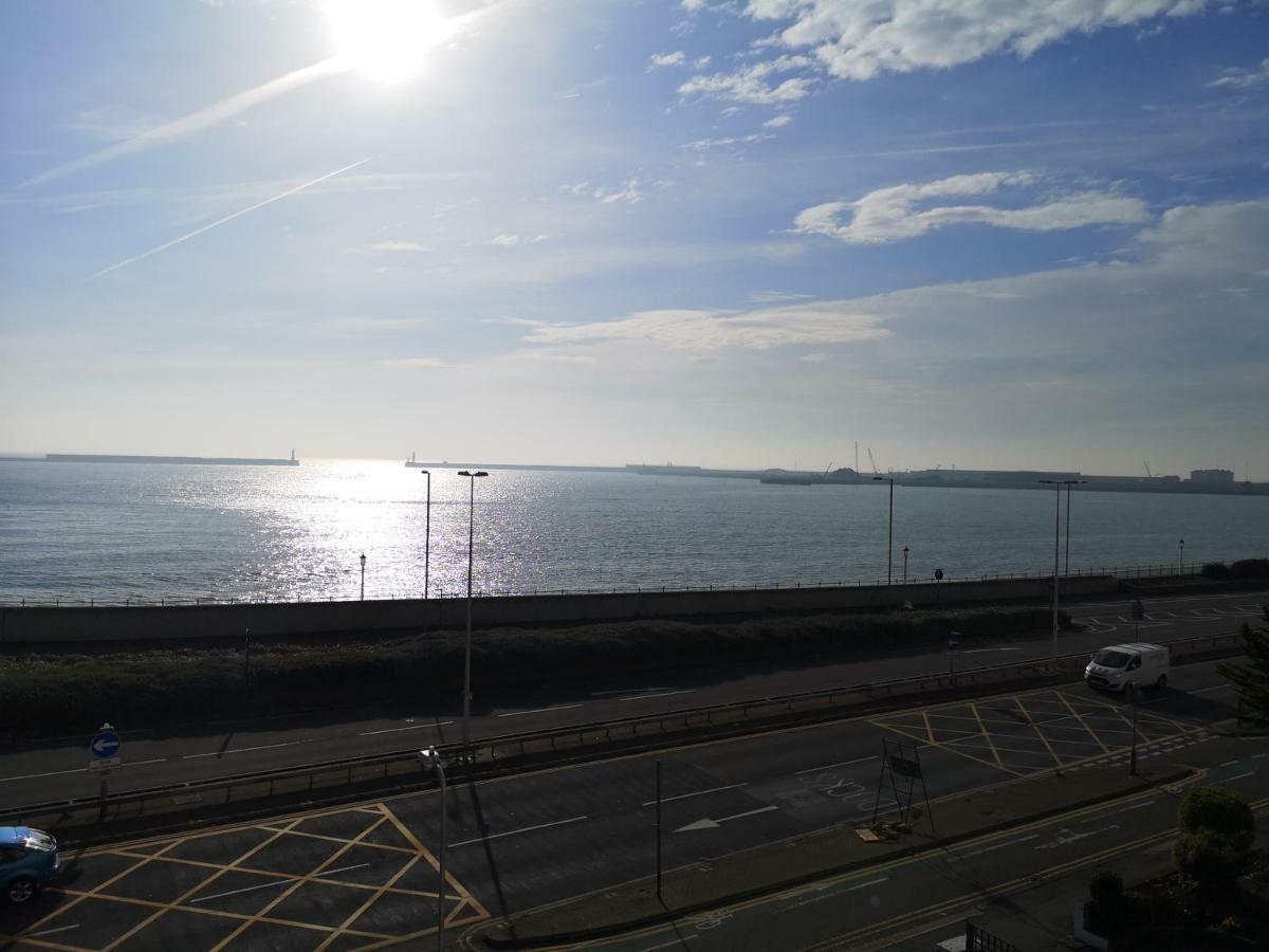 Whole Flat Next To Dover Port With Parking Bagian luar foto