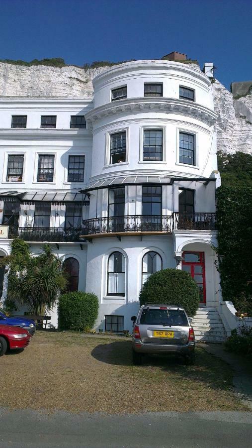 Whole Flat Next To Dover Port With Parking Bagian luar foto