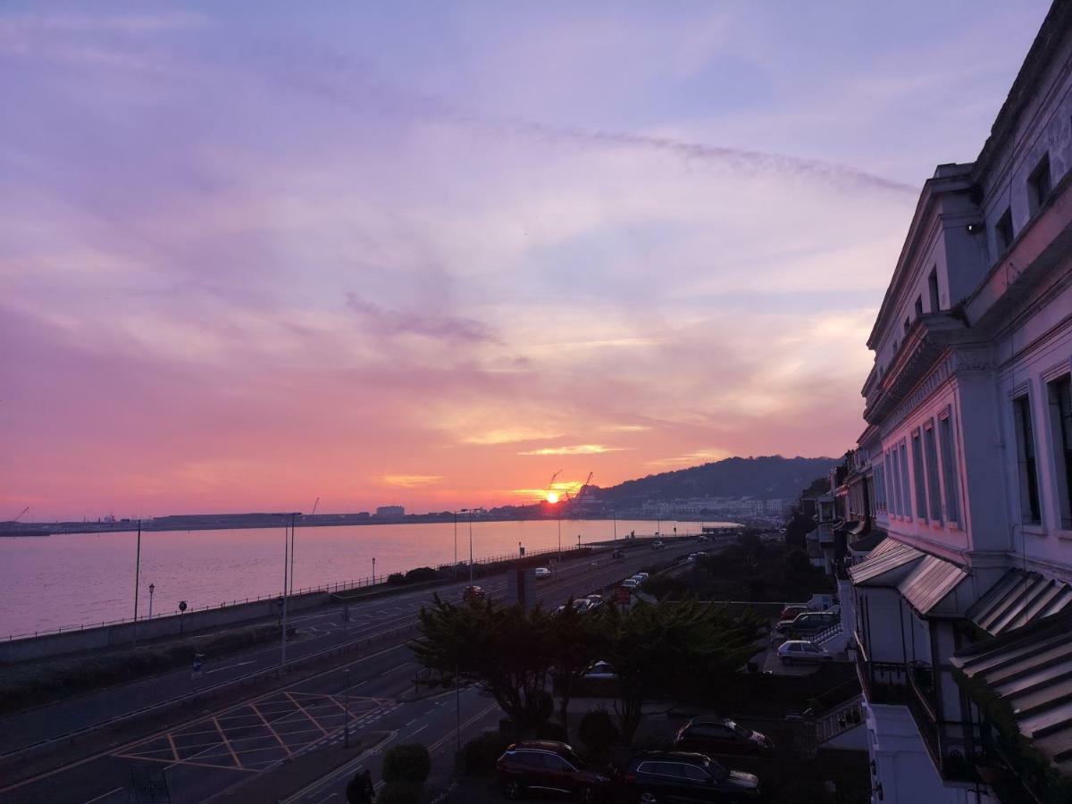 Whole Flat Next To Dover Port With Parking Bagian luar foto