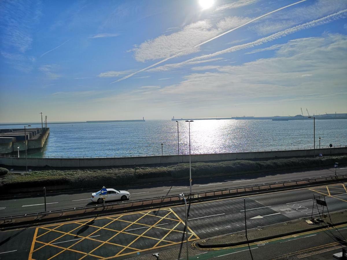 Whole Flat Next To Dover Port With Parking Bagian luar foto